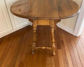 Ethan Allen Drop-leaf Side Table