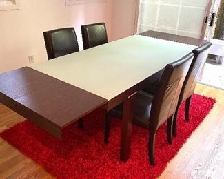 High quality extendable table by Bova