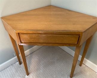 Conant and Ball Corner Desk in good condition with light wear.
Measures 32.5" deep and 41.5" long