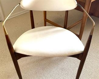 "Viscount" Mid Century Chair by Dan Johnson.
Amazing Mid Century Chair with some light wear to the metal arms.