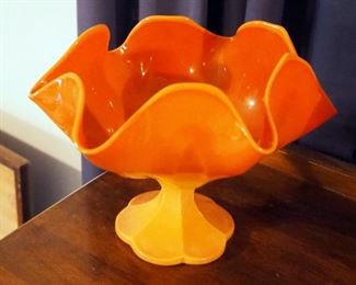 Glass Bowl With Ruffled Edge, Ceramic Vase And Battery Operated Clock