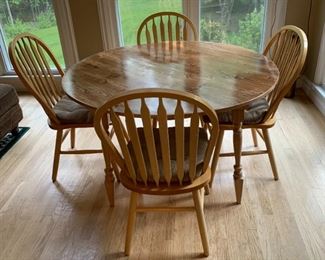 Breakfast table - Solid White Pine with four chairs -          $ 100.00
