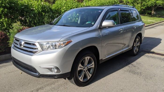 001 2011 Toyota Highlander