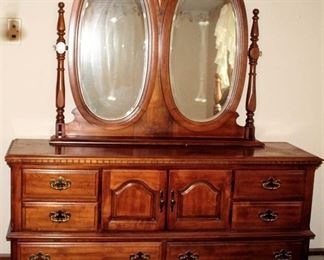 Beautiful Sumpter SC Furniture Division, 8 Drawer Dresser with Twin Mirror