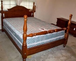 Beautiful Sumpter SC Furniture Division, Queen Size Low 4 Poster Bed
