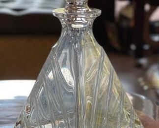 2pc Collevilca Crystal Glass Pyramid Decanter PAIR Italy Colle Vilca	SHort: 10x5x5in<BR>Tall: 14x4.25x4.25in	

