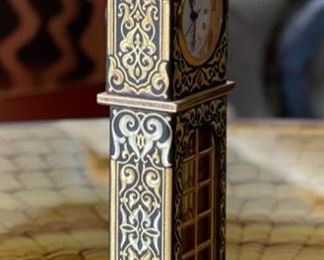 4.5in Brass Miniature Grandfather clock quartz	4.5x1.24x1in	HxWxD
