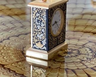 AS-IS Brass Miniature Mantle clock quartz	1.75x1.5x.75in	HxWxD
