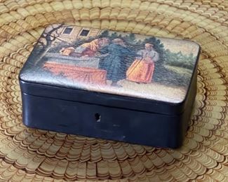 Antique Russian Lacquer Box with Royal Russian Seals Hand Painted 	2x6x4in	HxWxD
