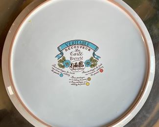 Estello France Tarte Platter w/ Pie Plates	13.5in Diameter	
