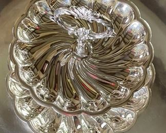 FB Rogers 2 Tier Server silver plated	9.25in H x 11in diameter	

