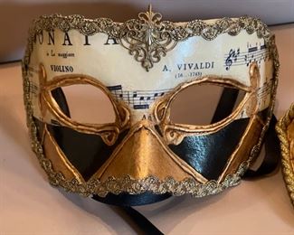 2pc Venetian Masks Sheet Music 	4x7x5in	
