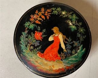 AS-IS Lipetsk Russian Round Lacquer Box	1in x 3.25in	
