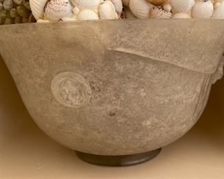 Decor Shell Balls with frosted glass bowl	22 x 22 x 22	HxWxD
