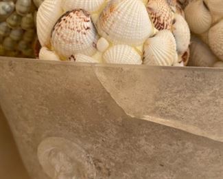 Decor Shell Balls with frosted glass bowl	22 x 22 x 22	HxWxD

