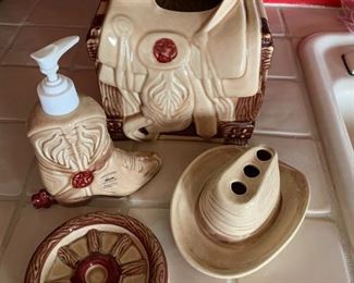 4 Piece Western Bath Set Hand painted Voham by Donisa	9x11x15	HxWxD
