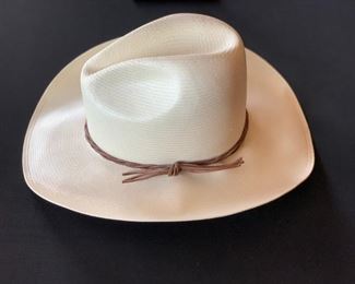 Stetson Gus Straw Cowboy Hat 7 3/8 with Stand	7 3/8	