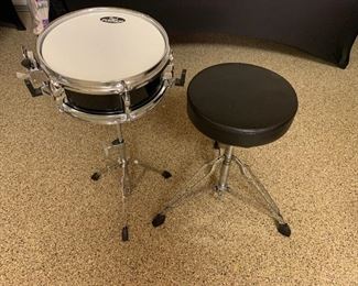 Pearl ProTone Kids Snare Drum included Cannon Percussion Drum Stool	25x11x11	HxWxD
