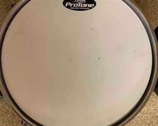 Pearl ProTone Kids Snare Drum included Cannon Percussion Drum Stool	25x11x11	HxWxD

