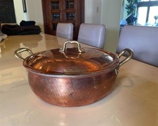 Bottega M.Del C.Rame hammered copper 11 Inch pot made in Italy	11.5in. Diameter 4in. Tall	
