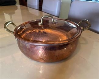 Bottega M.Del C.Rame hammered copper 11 Inch pot made in Italy	11.5in. Diameter 4in. Tall	
