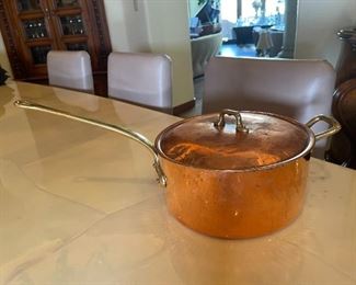 Bottega M.Del C.Rame hammered copper 10 Inch long handled pot made in Italy	10.25in. Diameter 5in. Tall	