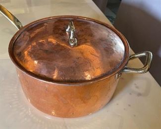 Bottega M.Del C.Rame hammered copper 10 Inch long handled pot made in Italy	10.25in. Diameter 5in. Tall	