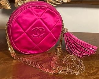 AUTH CHANEL ROUND CIRCLE CLUTCH ON CHAIN RED CC SHOULDER CROSSBODY BAG	6.5 in. Diameter x 1.5 in.	
