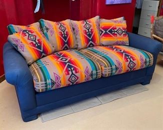Pendleton Wool Blanket Sleeper Sofa Couch FUll	Bed: 75x54in<BR> Sofa: 35x80x40in	HxWxD
