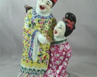 Fantastic Qing Dynasty famille rose figural tea or wine pot