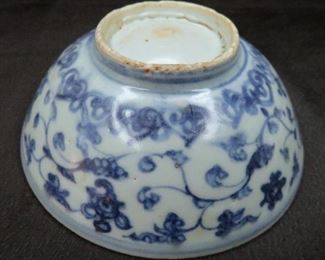 Exterior fo 16th Century Chinese Ming Dynasty blue & white porcelain bowl