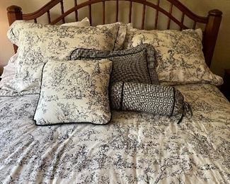 Queen reversible comforter with shams and accent pillows