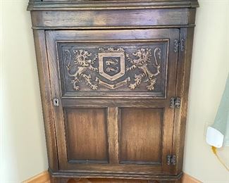 Additional view of cabinet