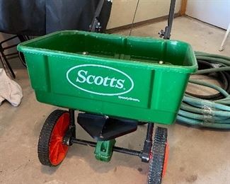 Scotts fertilizer spreader