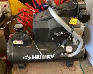 Husky 135 psi 4 gallon 1 hp air compressor