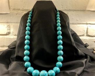 Vintage Turquoise necklace. 345 grams.