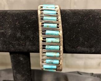 Vintage beaded turquoise bracelet. 29 grams