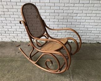 Outstanding 19th Century THONET CHAIR. With provenance!!
Here is one for the Antiques Road Show
