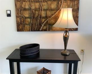 Entryway Statement Furniture (5 PCS)
Broyhill table.