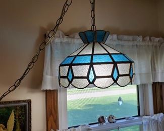 Hanging stained glass light fixture