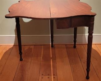 Table top extends to 36" square when open