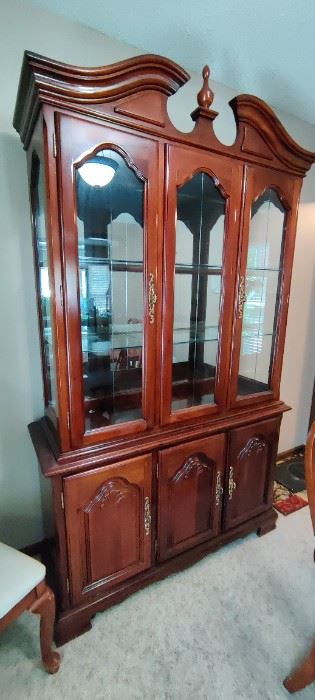 Dual-Pedestal Dining Room Table with 6 Chairs, 1-Leaf and Lighted China Cabinet