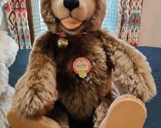 RARE - CLASSIC STEIFF Replica of 1930 " Tall Brown Mohair Jointed Teddy Bear w/tags (4.2)