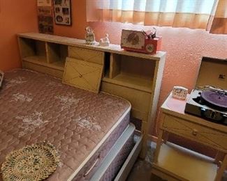 Wood twin headboard set