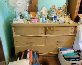 Wood dresser and mirror set