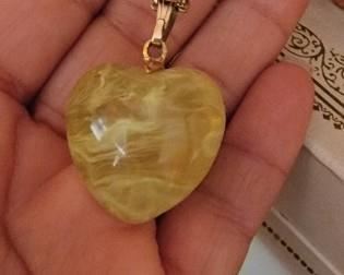 Yellow quartz heart