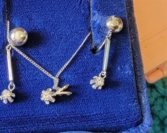 Necklace and earring set