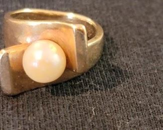 Vintage 14K gold and pearl ring