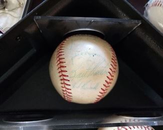 Signed baseballs by Fergie Jenkins, Ernie Banks, Jim Hickman, Hank Aaron