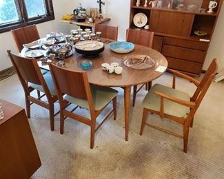 MCM Kroehler dining table and 6 chairs